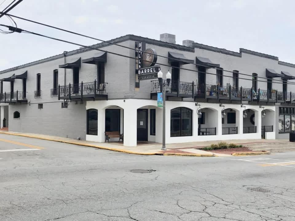 Ferienwohnung Eagle'S Landing Loft-Downtown Above Bull & Barrel Statesboro Exterior foto